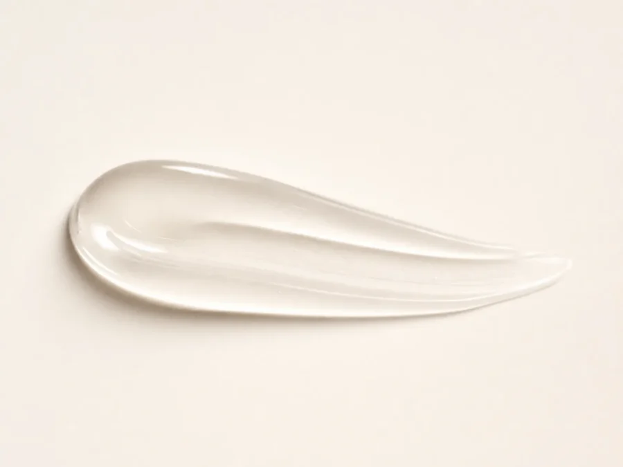 lumiade-pdp-glow-renewal-serum-texture-clinical-v1 Macro texture of Yun Glow Serum formula