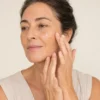 lumiade-pdp-rice-ferment-gel-cream-lifestyle-clinical-v1 Applying Gyeol Rice Gel-Cream to cleansed skin